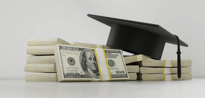 Quels sont les avantages et les inconvénients d’un prêt étudiant ?